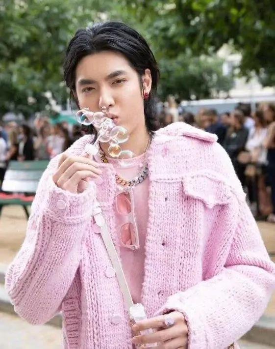 吴亦凡电影资源_吴亦凡时尚代言_吴亦凡以前是exo成员